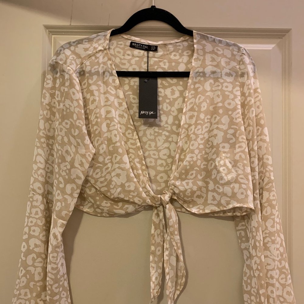 NASTY GAL SHEER TOP SIZE 12